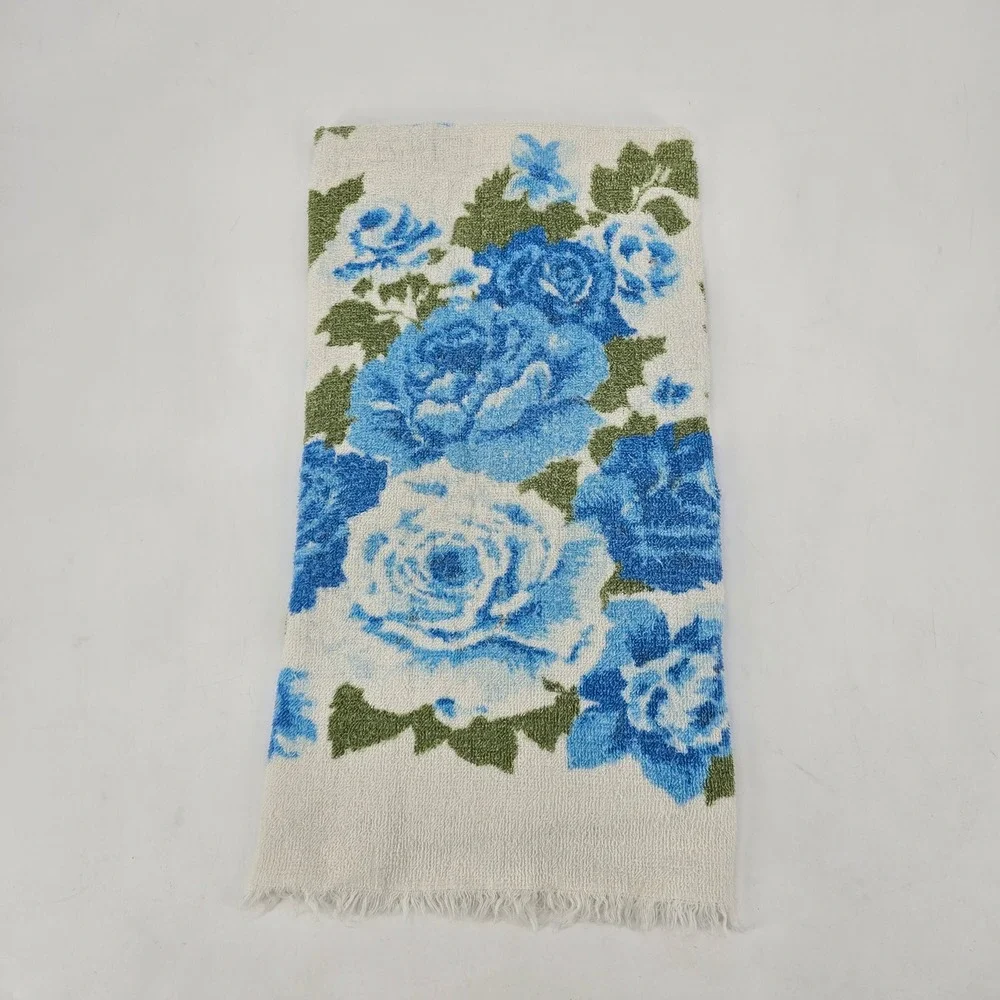 Vintage Fieldcrest Blue Rose Floral Bath Towel Fringe Cottagecore 36x21.5